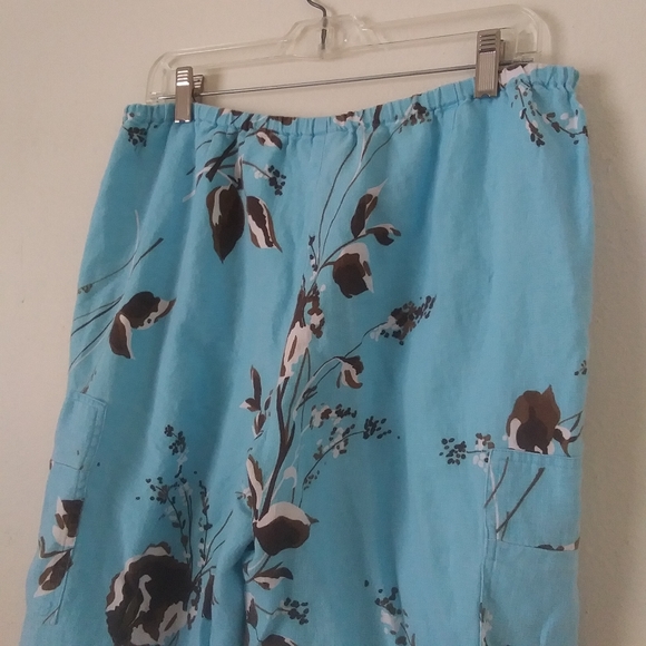 Cali Cali Linen Capris, Cargo Pockets, Sky Blue with Brown Floral Print - Picture 3 of 9